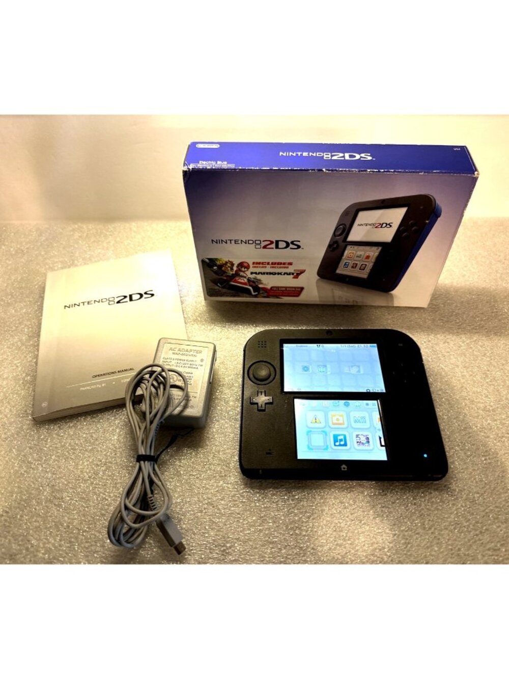 Nintendo 2DS Electric Blue Limited Edition Handheld With Mario Kart 7 Game EX/NM